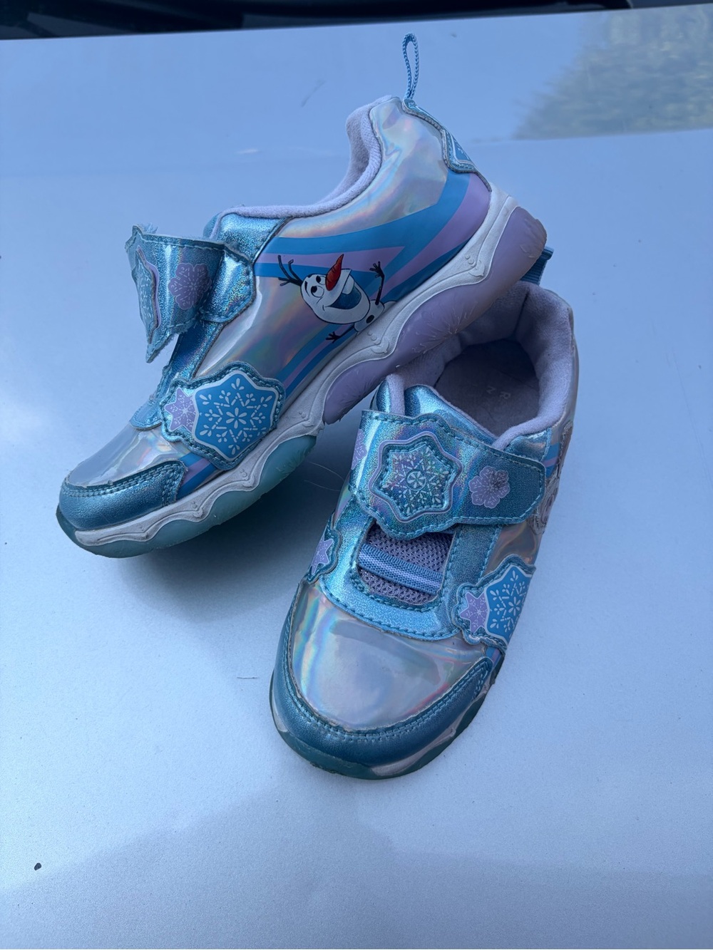 Source Unknown Iridescent Teal and Purple Kids Sneakers with Snowflake Charms